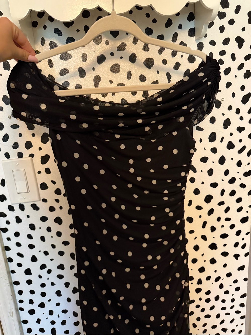 Abercrombie & Fitch Mesh Maxi Polka Dot Off The Shoulder Dress - Picture 4 of 7